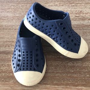 Native Toddler shoes. Size 5